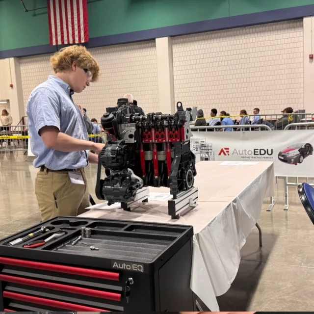 Petrol(gasoline) DOHC Engine Cutaway Educational Trainer IVDB03 USA Skills 2025 competition