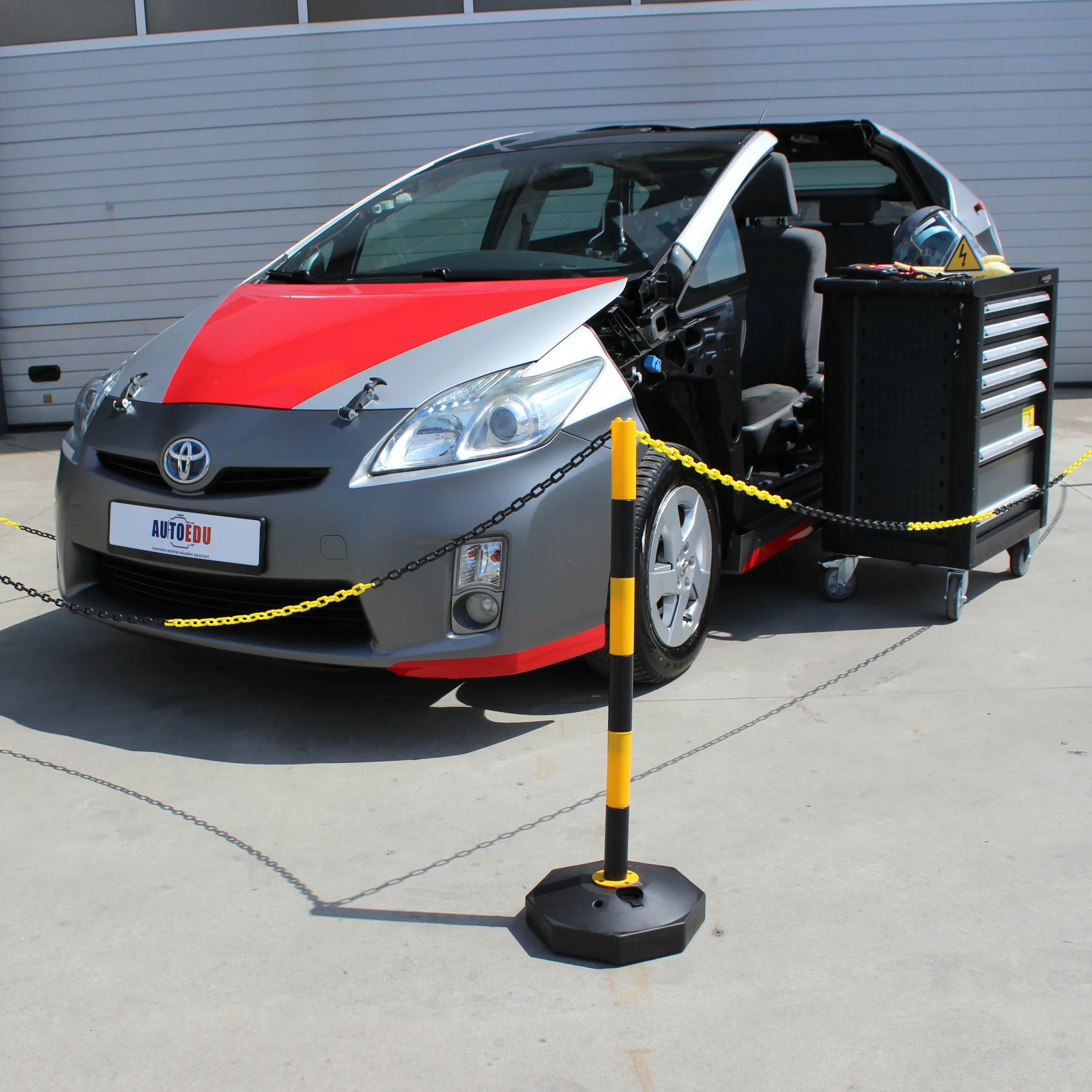 Automotive educational equipment for first responders technical trainers