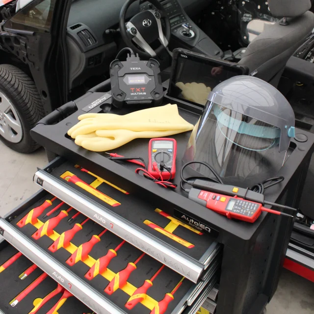 Automotive educational equipment for first responders technical trainers AutoEDU 